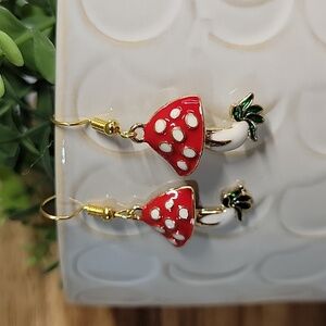 🔥LAST PAIR🔥 POLKA DOT MUSHROOM EARRINGS